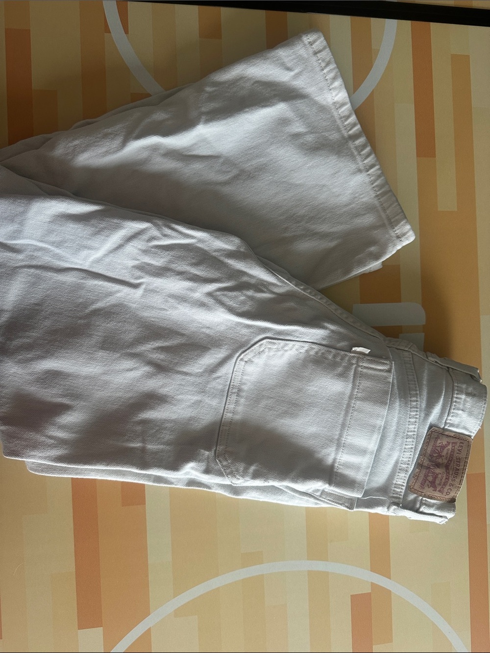 Signature by Levi Strauss White Cropped Jeans